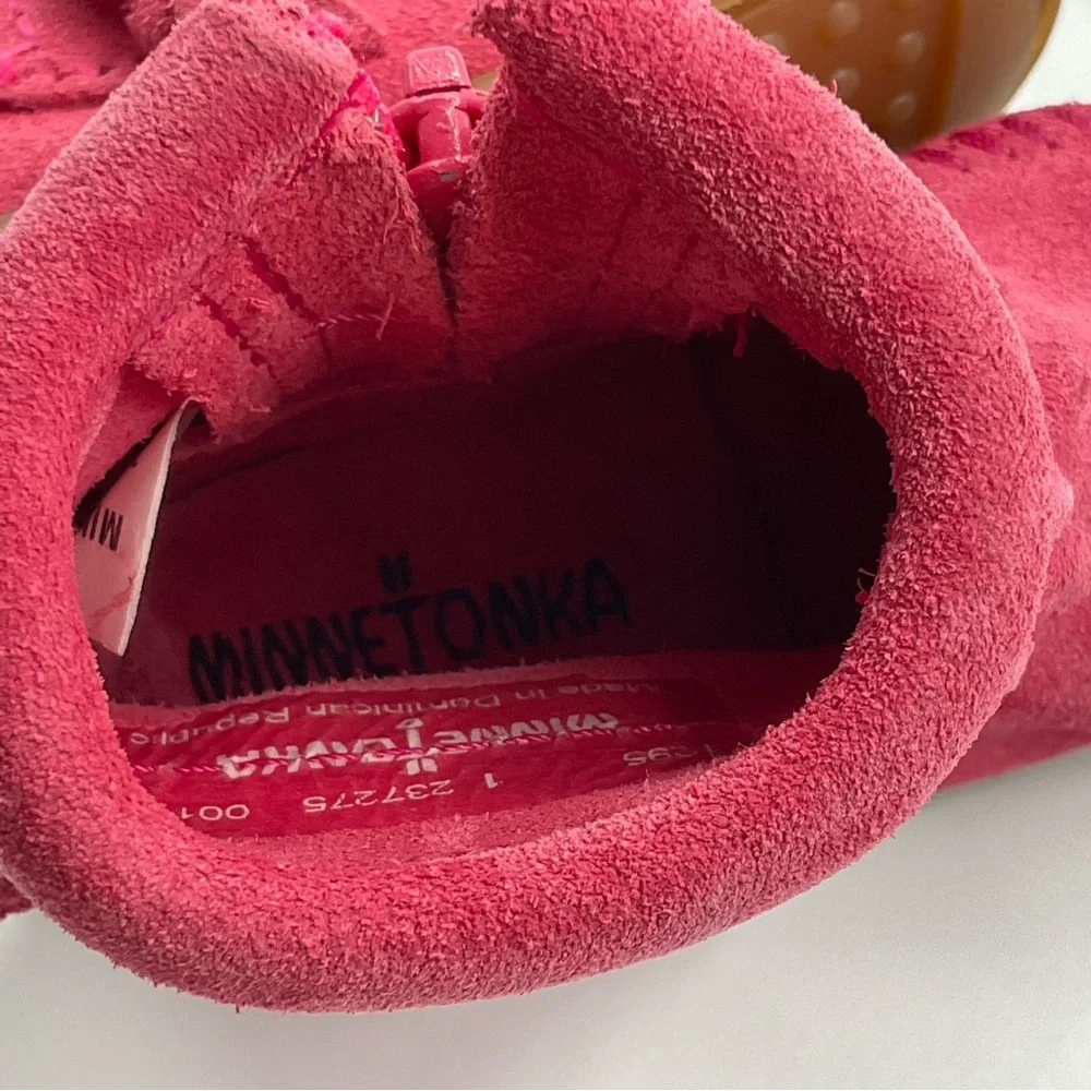 Minnetonka Baby Girl Size 1 Double Fringe Moccasins Shoes Hot Pink Rubber Sole